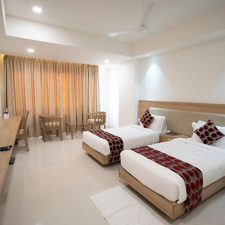 Jet Fox By Aero View Hotel, Delhi Airport Нью-Дели Экстерьер фото