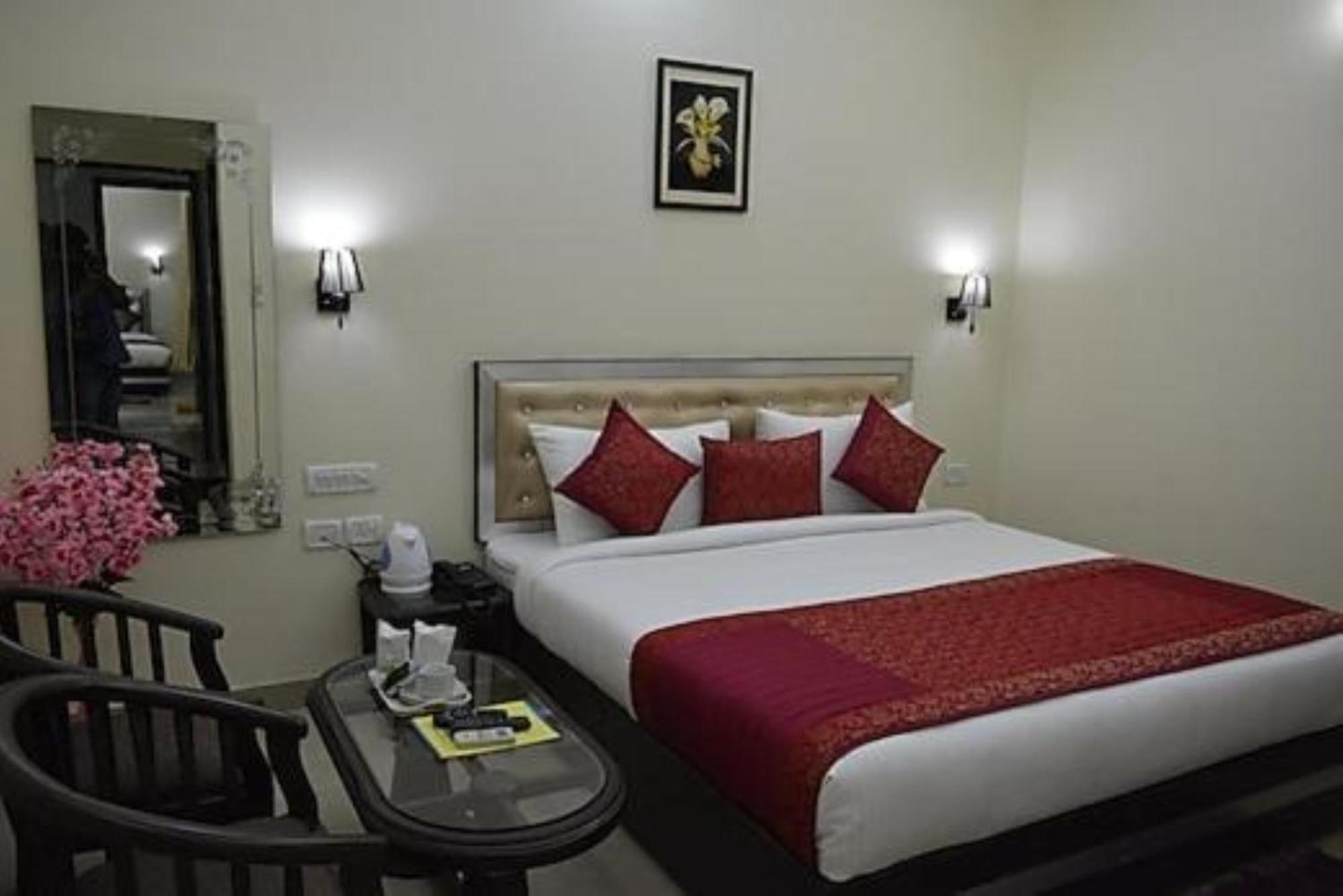Jet Fox By Aero View Hotel, Delhi Airport Нью-Дели Экстерьер фото