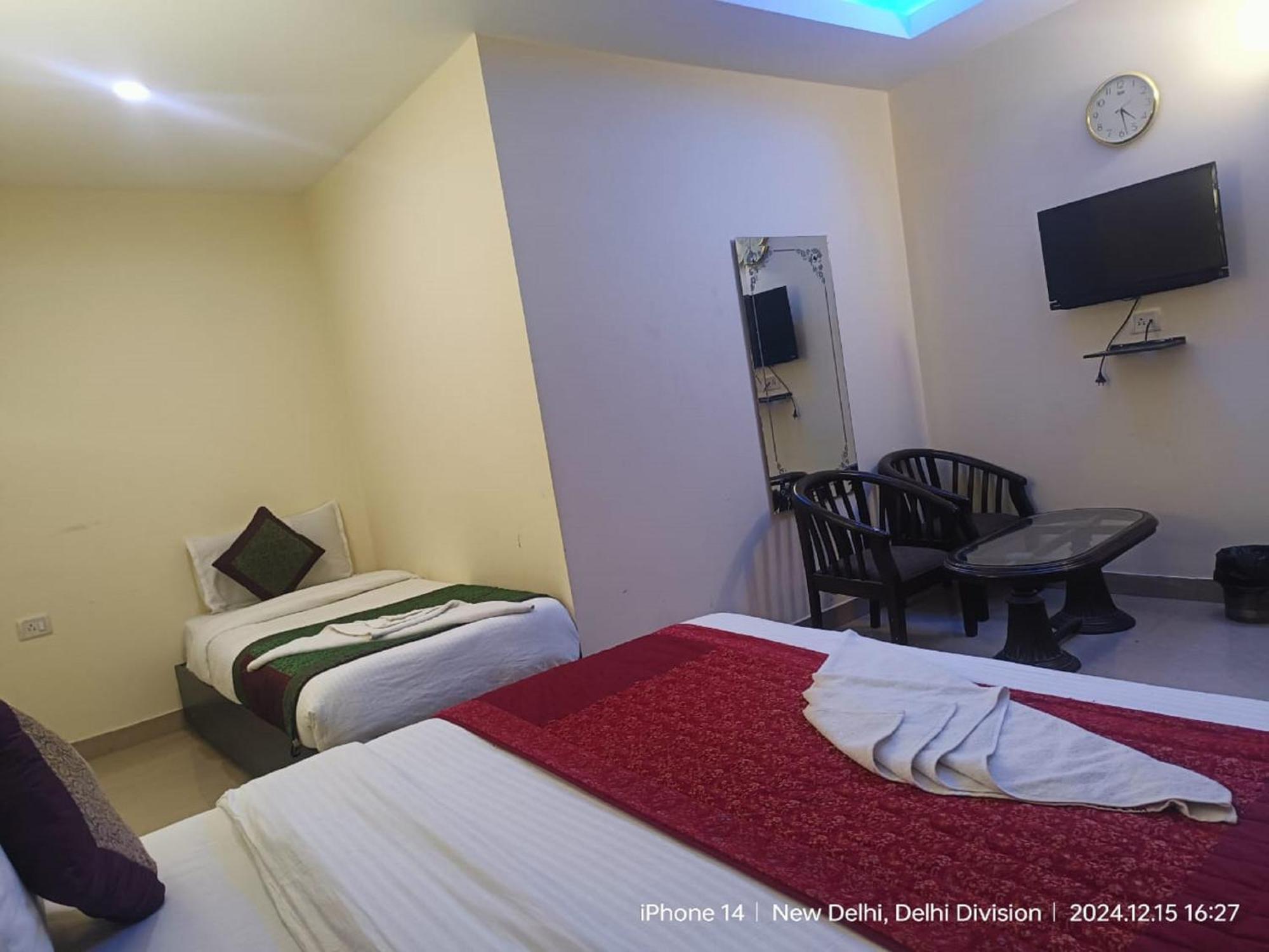 Jet Fox By Aero View Hotel, Delhi Airport Нью-Дели Экстерьер фото